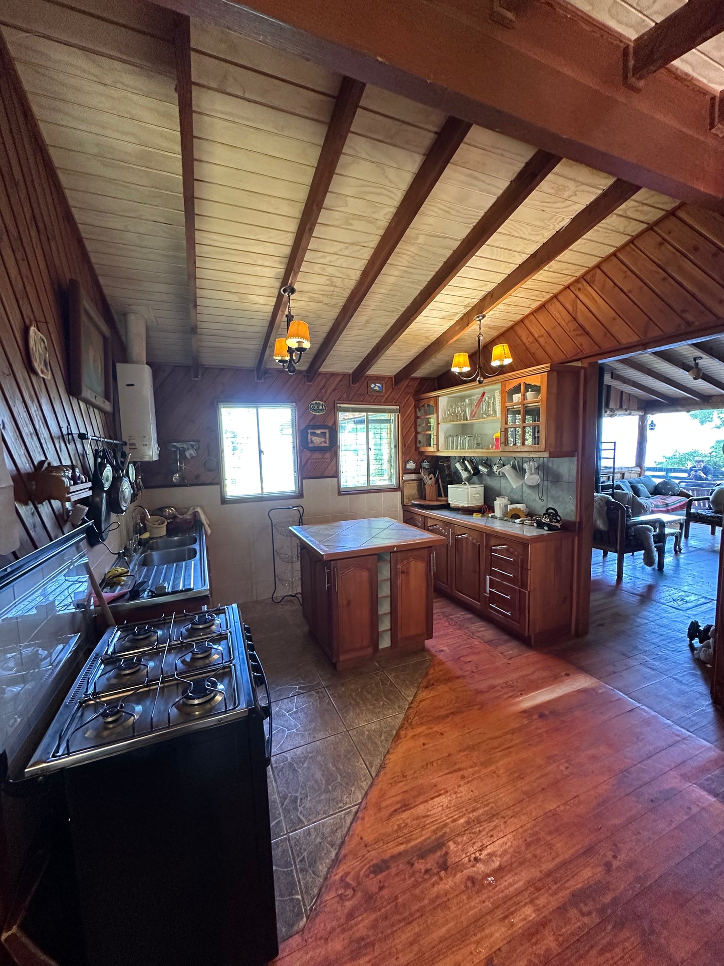 Casa frente al Lago Caburgua con playa privada