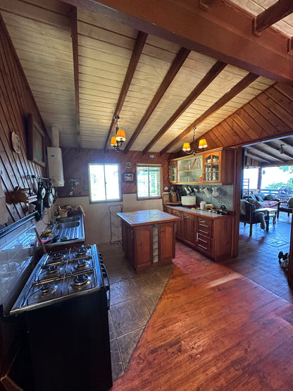 Casa frente al Lago Caburgua con playa privada