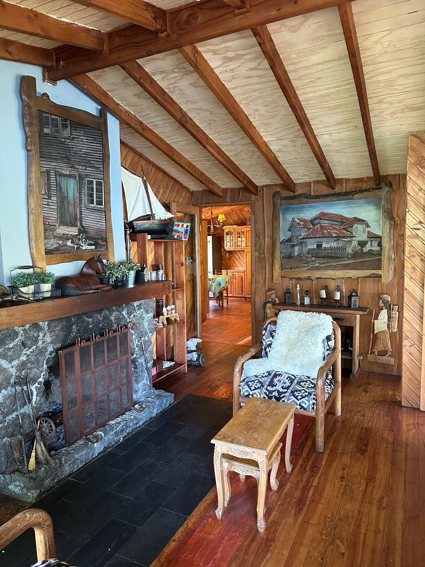 Casa frente al Lago Caburgua con playa privada