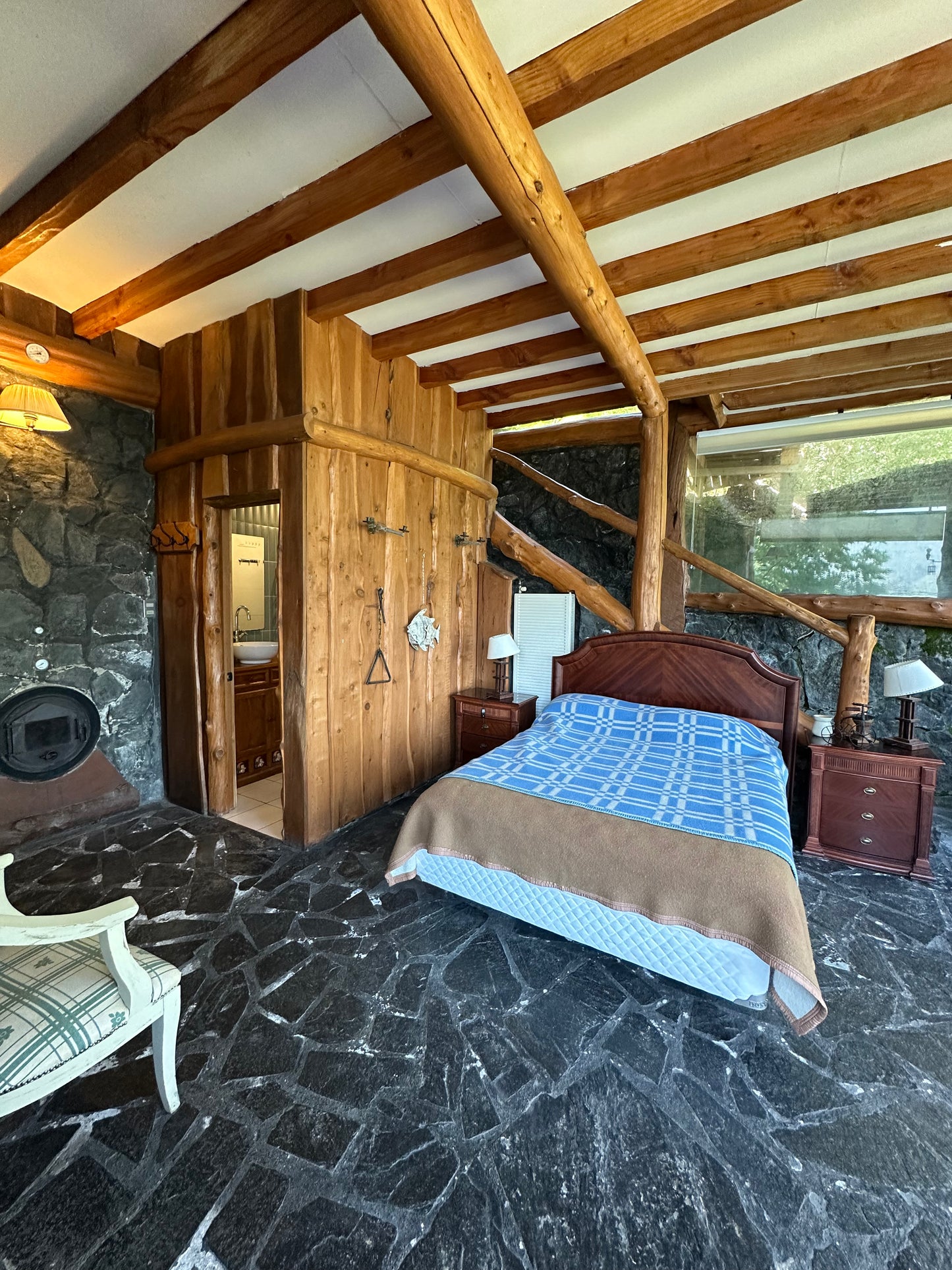 Casa frente al Lago Caburgua con playa privada