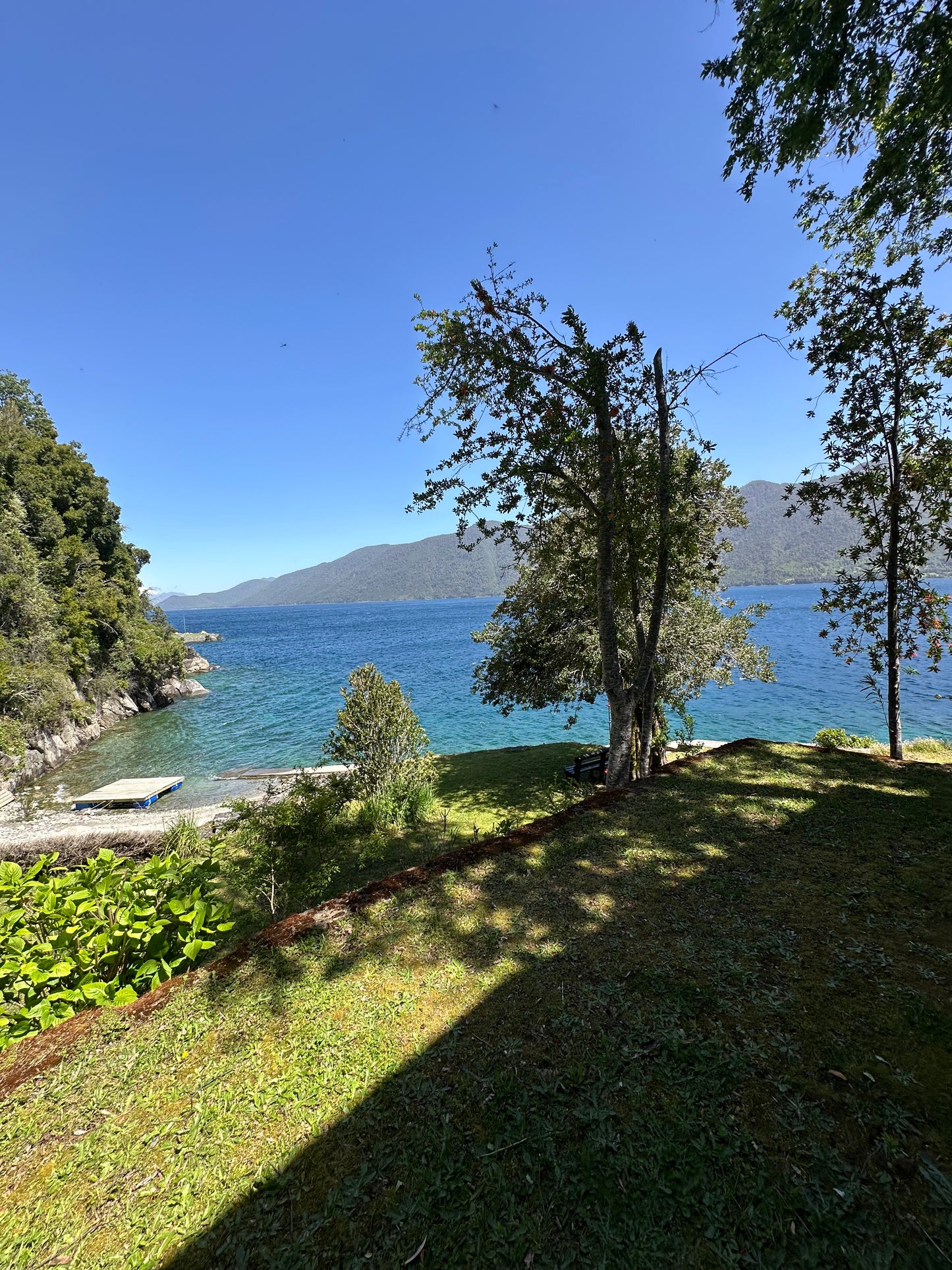 Casa frente al Lago Caburgua con playa privada