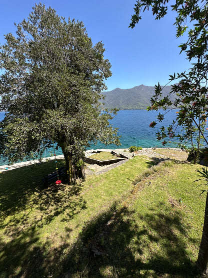 Casa frente al Lago Caburgua con playa privada
