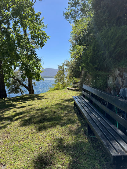 Casa frente al Lago Caburgua con playa privada